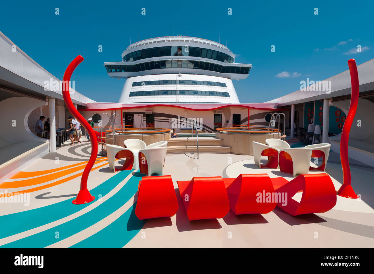 Vibe teen club sul nuovo Disney il Sogno nave da crociera a vela tra Florida e Bahamas Foto Stock