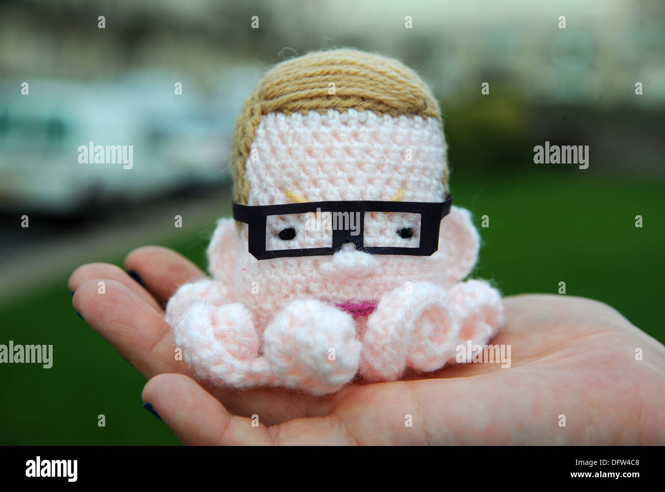 Kat duro da Brighton ha prodotto un Michael Gove cuscino di pin che vende su internet Foto Stock