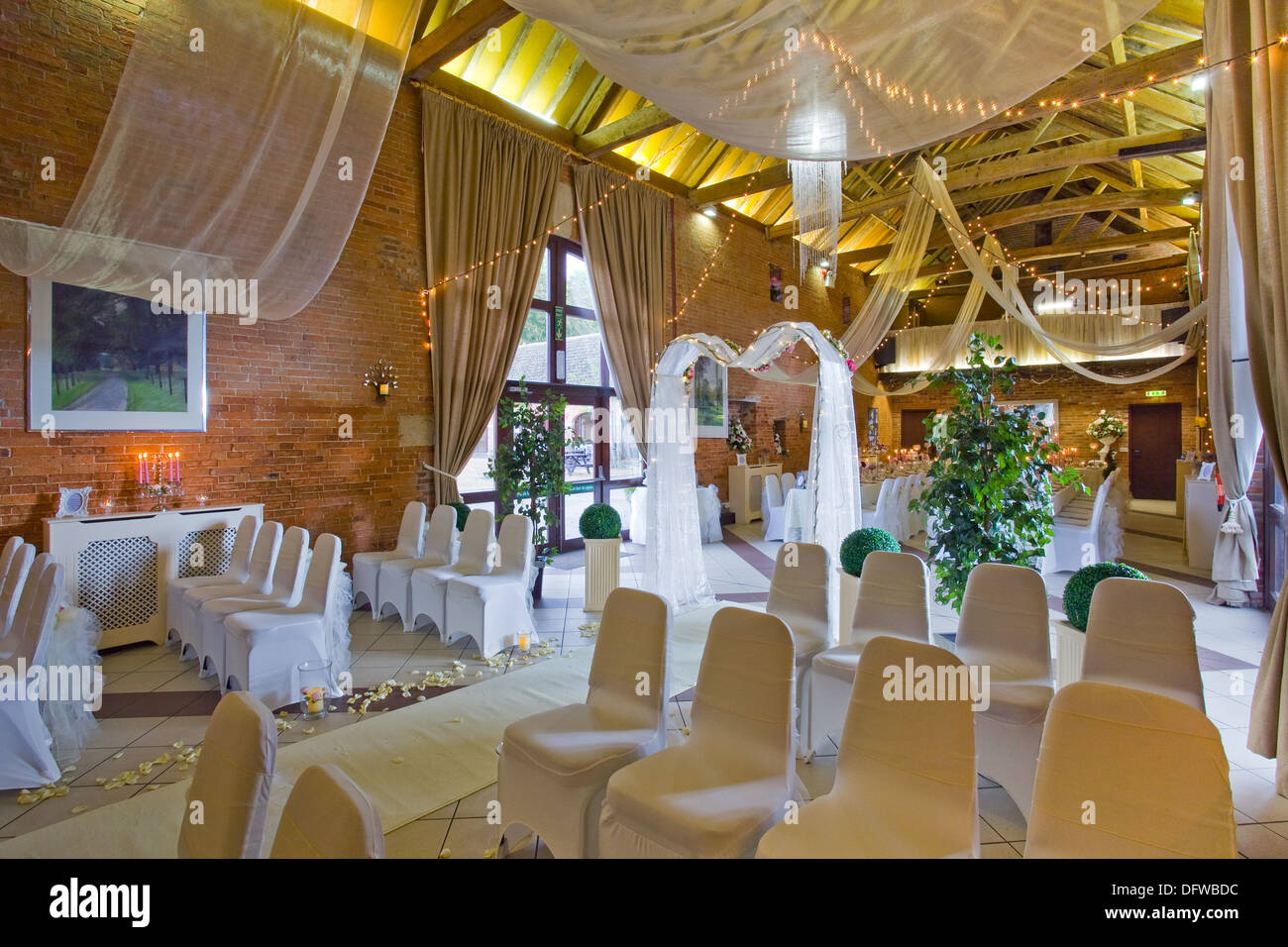Un luogo di nozze pronto per un matrimonio. Questo luogo è " Il Granaio " ed è gestito da "Sposa Bella Elsham Hall' Foto Stock