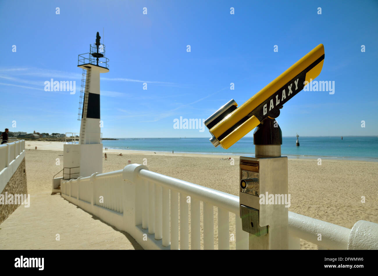 'Spazio age' seaside binocolo a Quiberon si affaccia sulla spiaggia Foto Stock