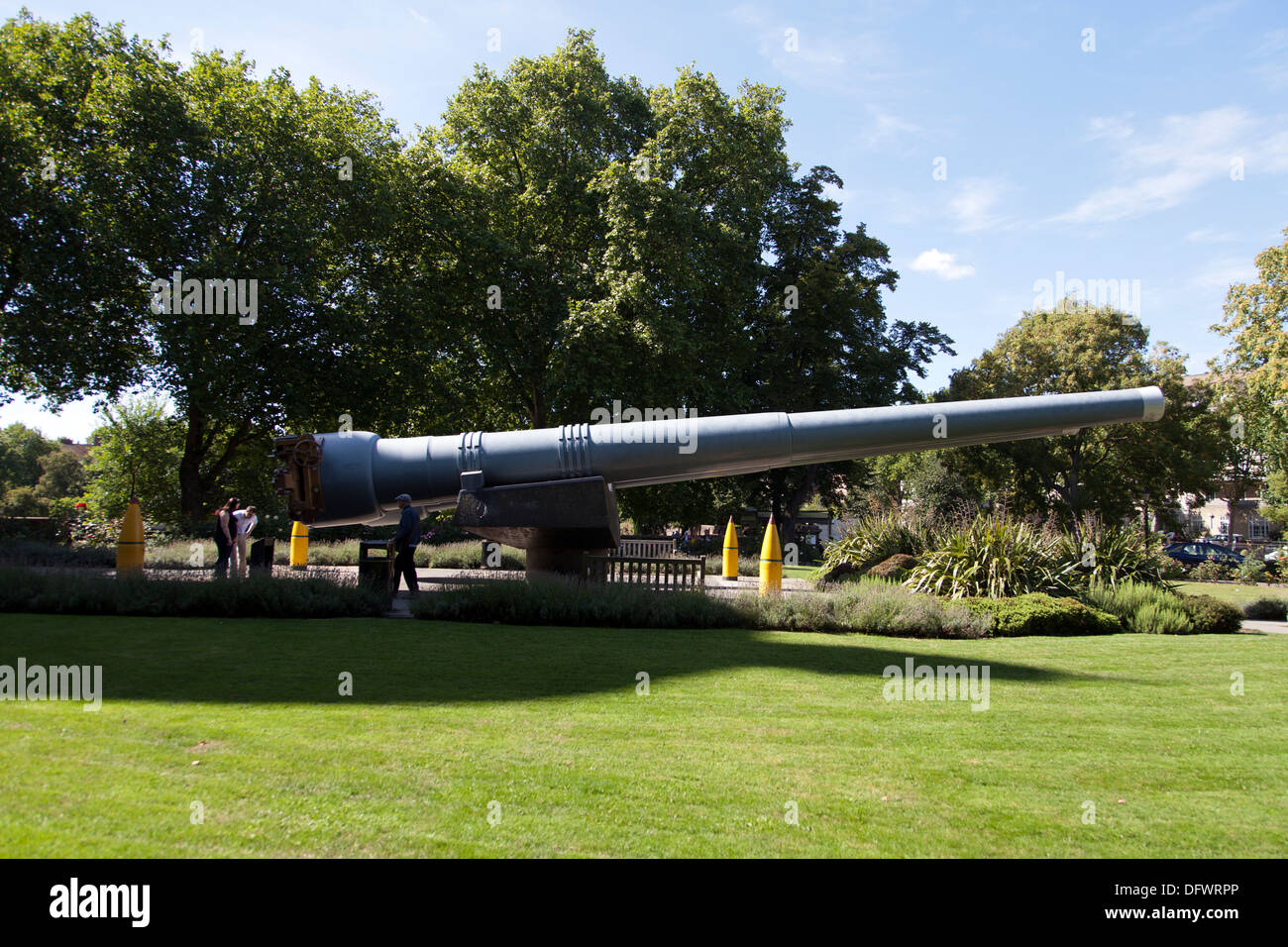 15 pollici artiglieria navale da HMS Ramillies & HMS Roberts al di fuori del museo imperiale della guerra, Lambeth Road, Londra, Regno Unito. Foto Stock