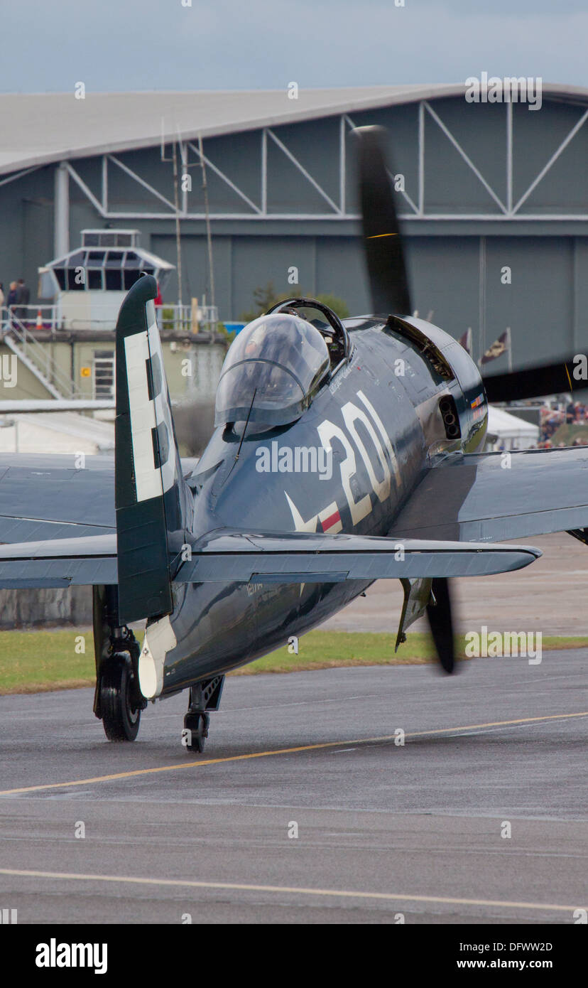 Grumman F8F Bearcat rullaggio dopo lo sbarco Foto Stock