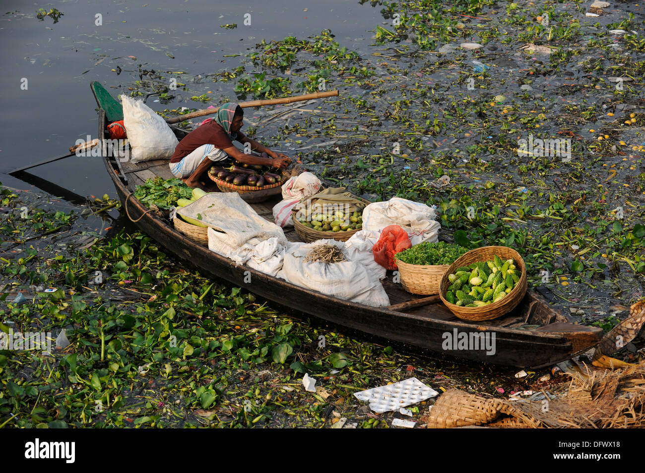 BANGLADESH Dhaka barche sul fiume Buriganga Foto Stock