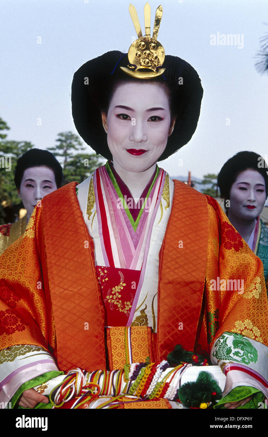 Partecipante in costume, che rappresenta la principessa Kazu, sorella  dell'Imperatore Komei nel Jidai Matsuri. Gosho, Kyoto city. Il protocollo  di Kyoto. Giappone Foto stock - Alamy