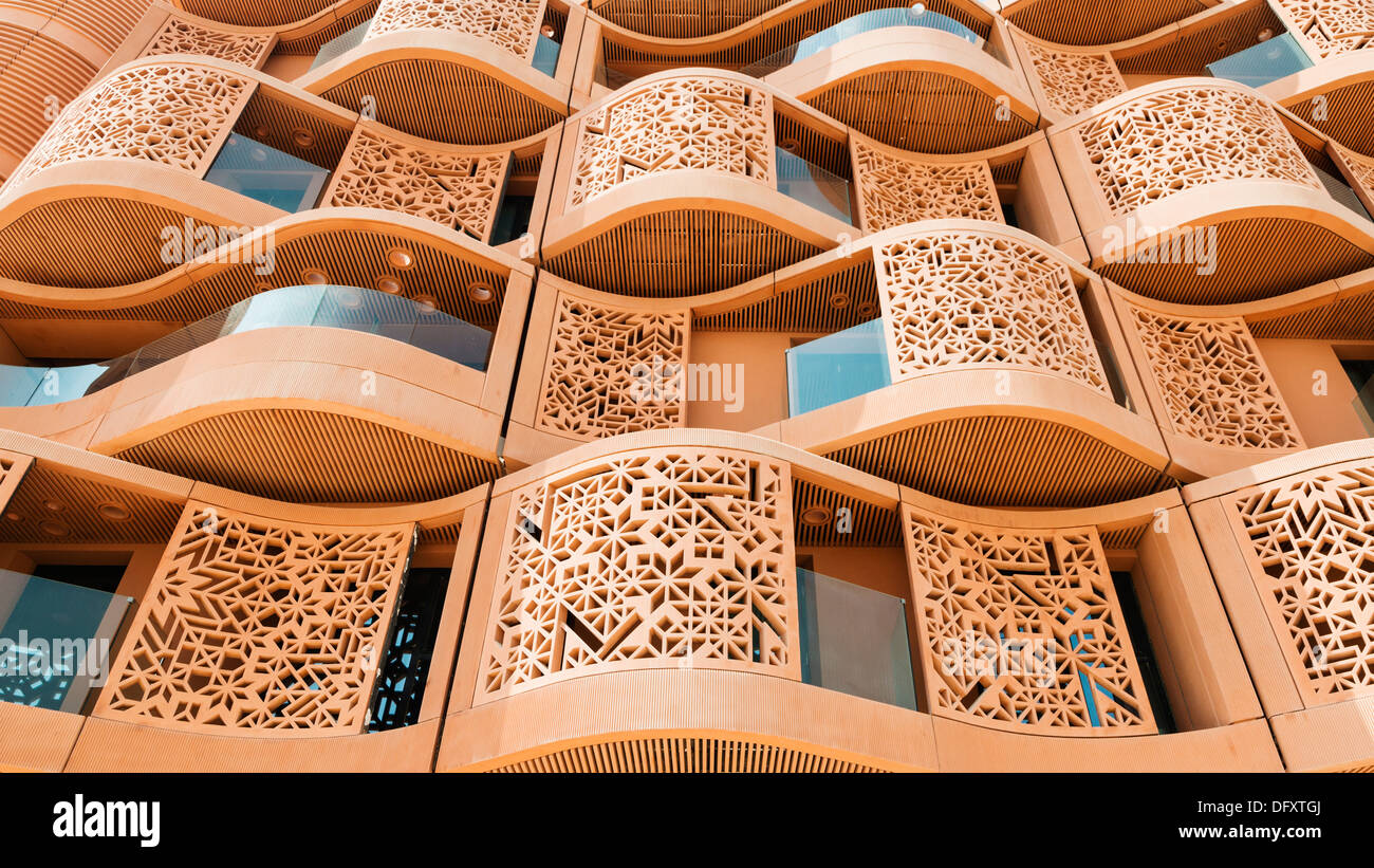 Student Accommodation edificio all Istituto di Scienza e tecnologia a Masdar City ad Abu Dhabi Emirati Arabi Uniti EMIRATI ARABI UNITI Foto Stock