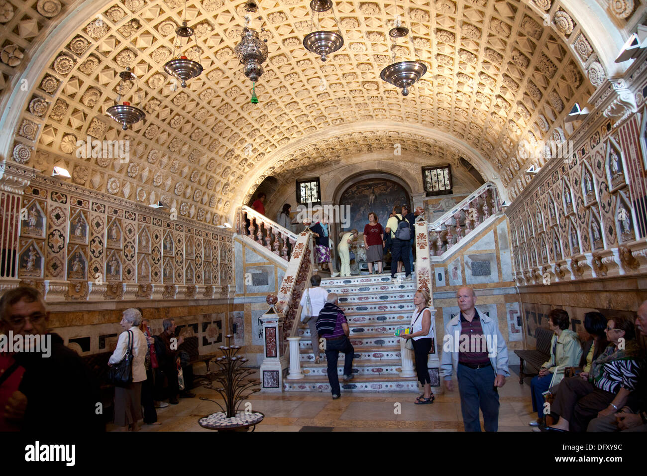 Cattedrale di Cagliari interno in Cagliari - Cripta stanza centrale - Sardegna Foto Stock Cattedrale di Cagliari interno in Cagliari - Cripta stanza centrale - Sardegna Foto Stock
