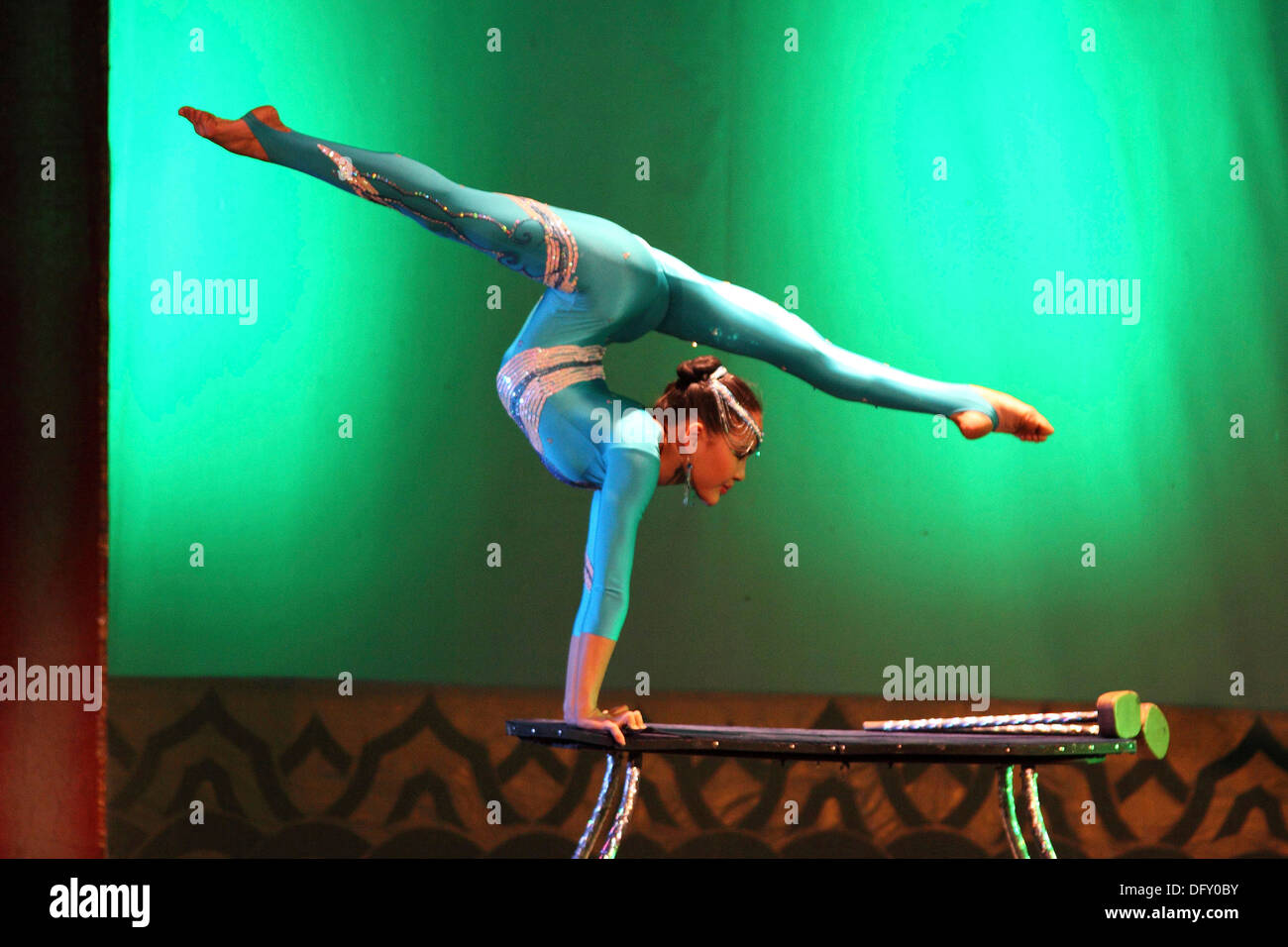 Tradizionale danza e canto ad Ulaan Baatar Mongolia Foto Stock