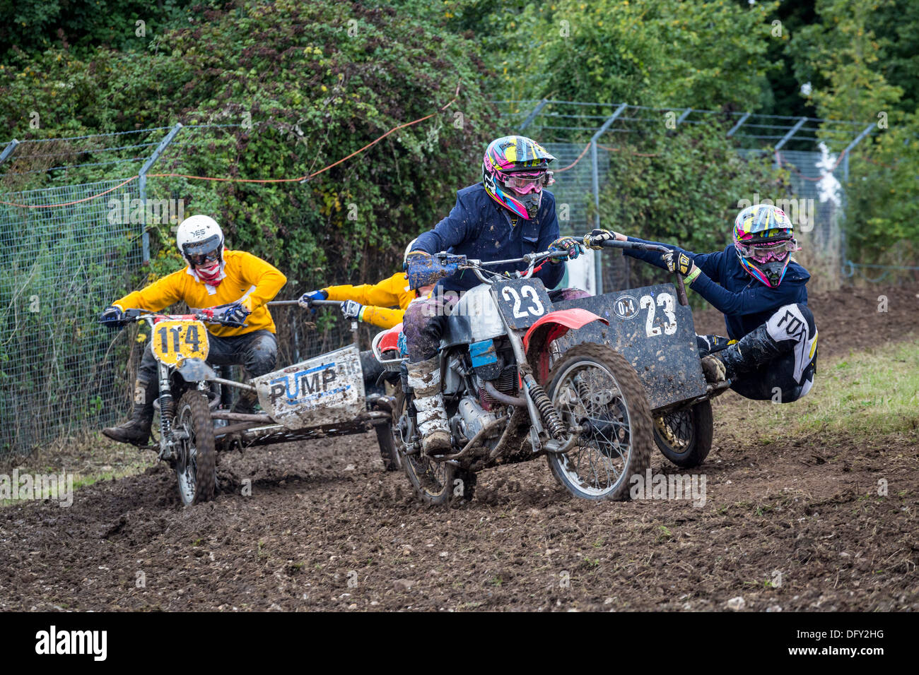 Moto-X bici e sidecar Racing alla 2013 Goodwood incontro, Sussex, Regno Unito. Foto Stock