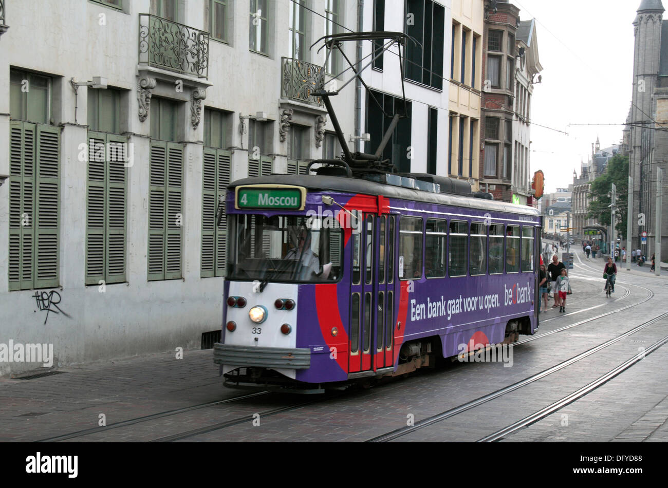 Unico carrello PCC n. 4 il tram a Moscou nel centro storico di Gand (Gent), Fiandre Orientali, Belgio. Foto Stock
