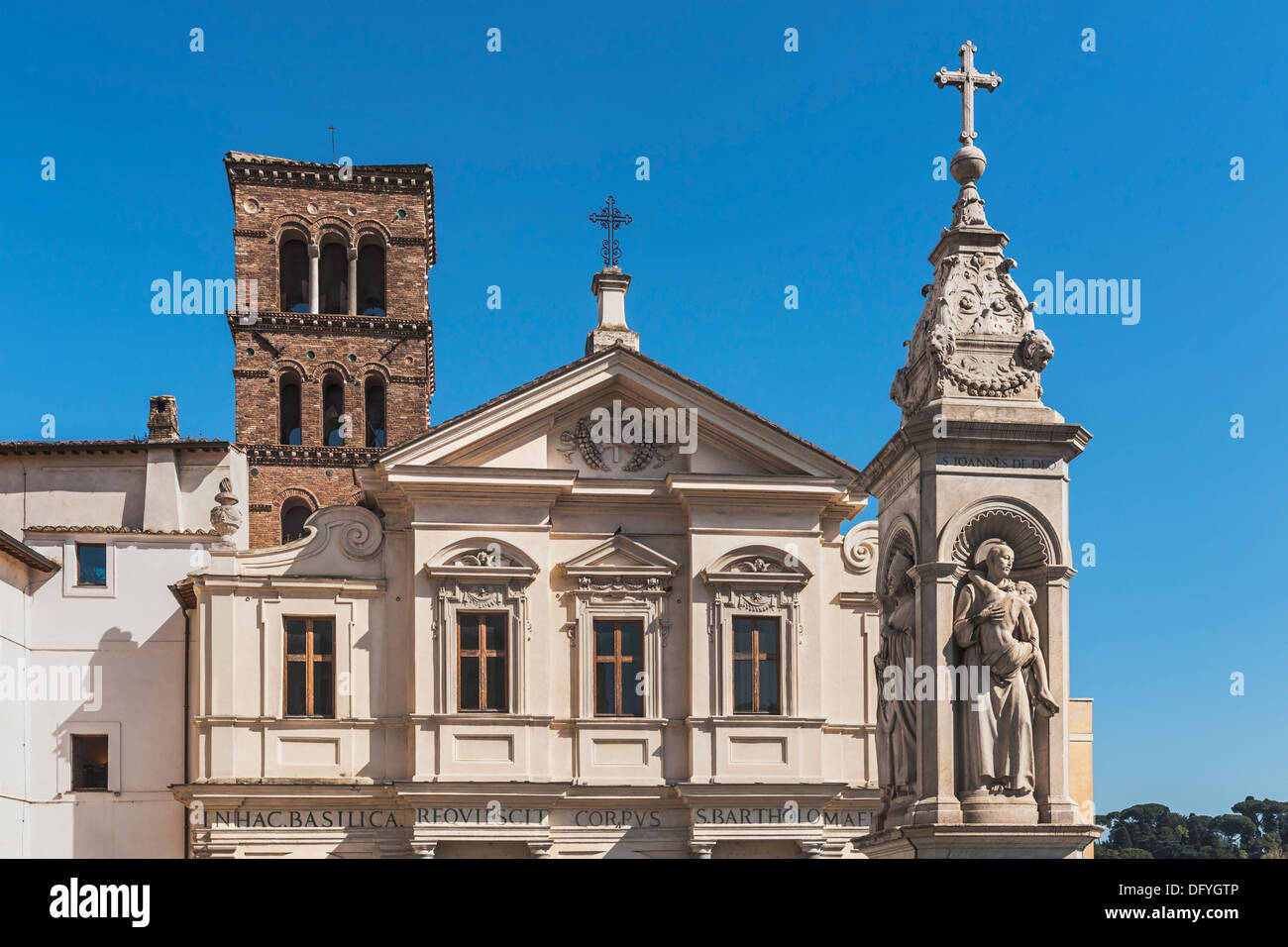 Basilica di San Bartolomeo all'Isola (Sancti Bartholomaei in Insula), l'Isola Tiberina, Roma, Lazio, l'Italia, Europa Foto Stock