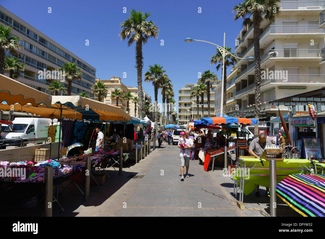 Francia, Roussillon - Canet en Roussillon, località balneare. Mercato. Foto Stock