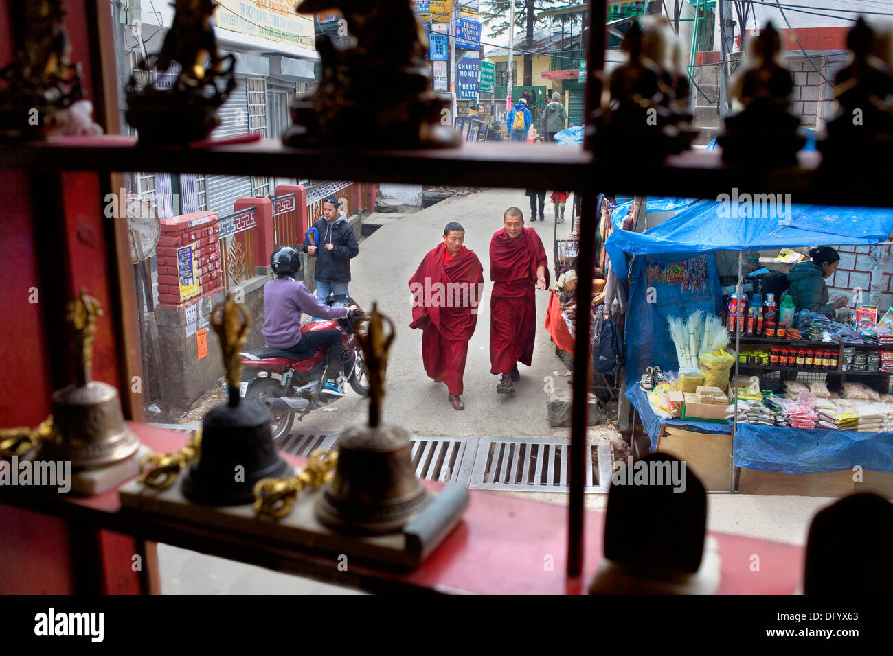Post office Rd dal Tibetano centro artigianale,McLeod Ganj Dharamsala, Himachal Pradesh, India, Asia Foto Stock