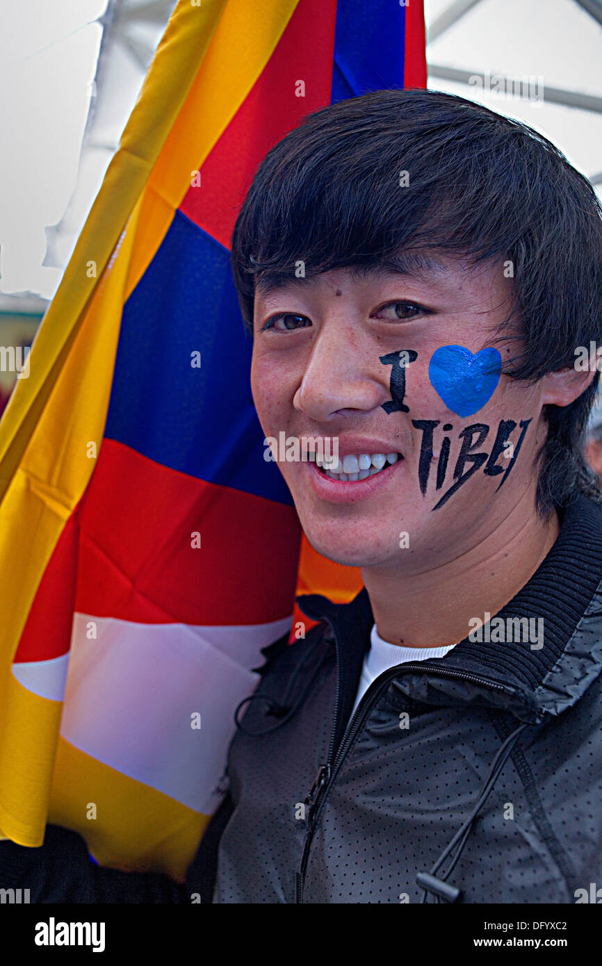 Dimostratore, per un libero Tibet, nel Tempio Rd,McLeod Ganj Dharamsala, Himachal Pradesh, India, Asia Foto Stock