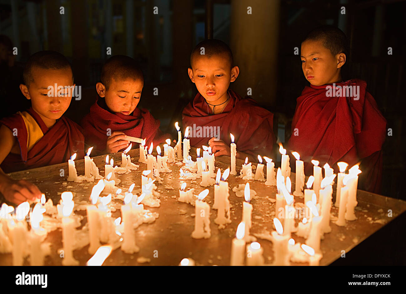 Principiante , i monaci nel Monastero Namgyal,nel complesso Tsuglagkhang. McLeod Ganj Dharamsala, Himachal Pradesh, India, Asia Foto Stock