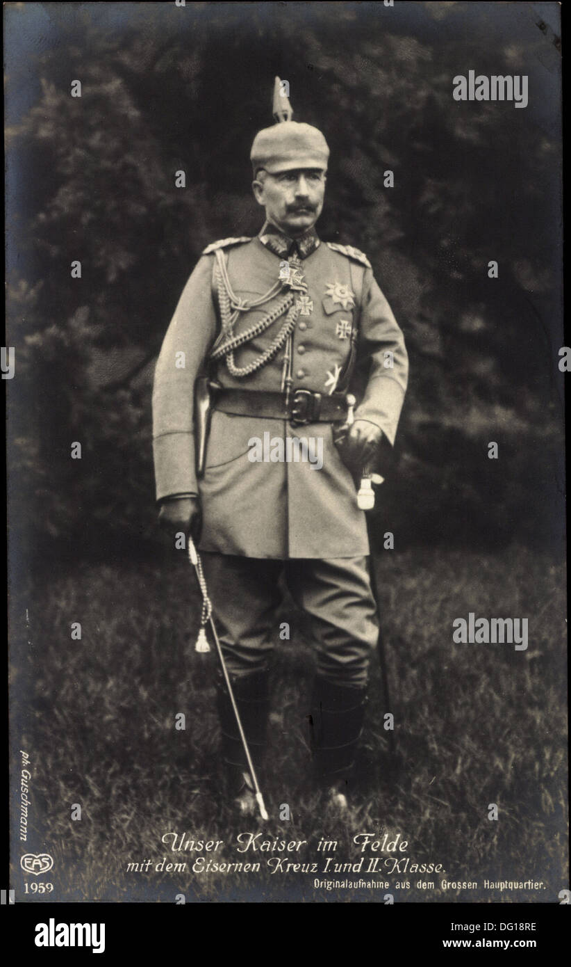 Ak Kaiser Guglielmo II von Preußen in uniforme, Reitgerte; Foto Stock