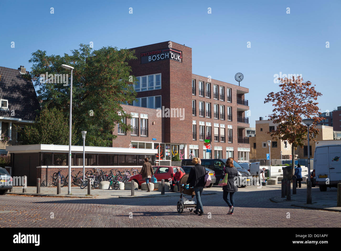 Centro Spilcentrum sia per l'istruzione e le attività sociali nel quartiere di Woensel-West in Eindhoven Foto Stock