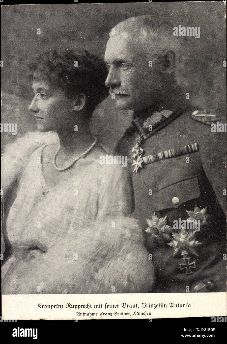 Ak Kronprinz Rupprecht mit circuizione Braut, Prinzessin Antonia, Bayern; Foto Stock