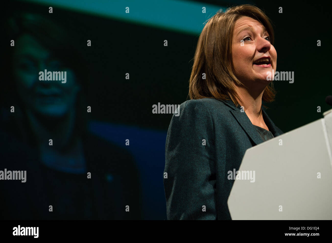 Aberystwyth Wales UK, Ottobre 11 2013 Plaid Cymru leader LEANNE WOOD AM, parlando alla festa annuale conferenza Aberystwyth UK Credit: keith morris/Alamy Live News Foto Stock