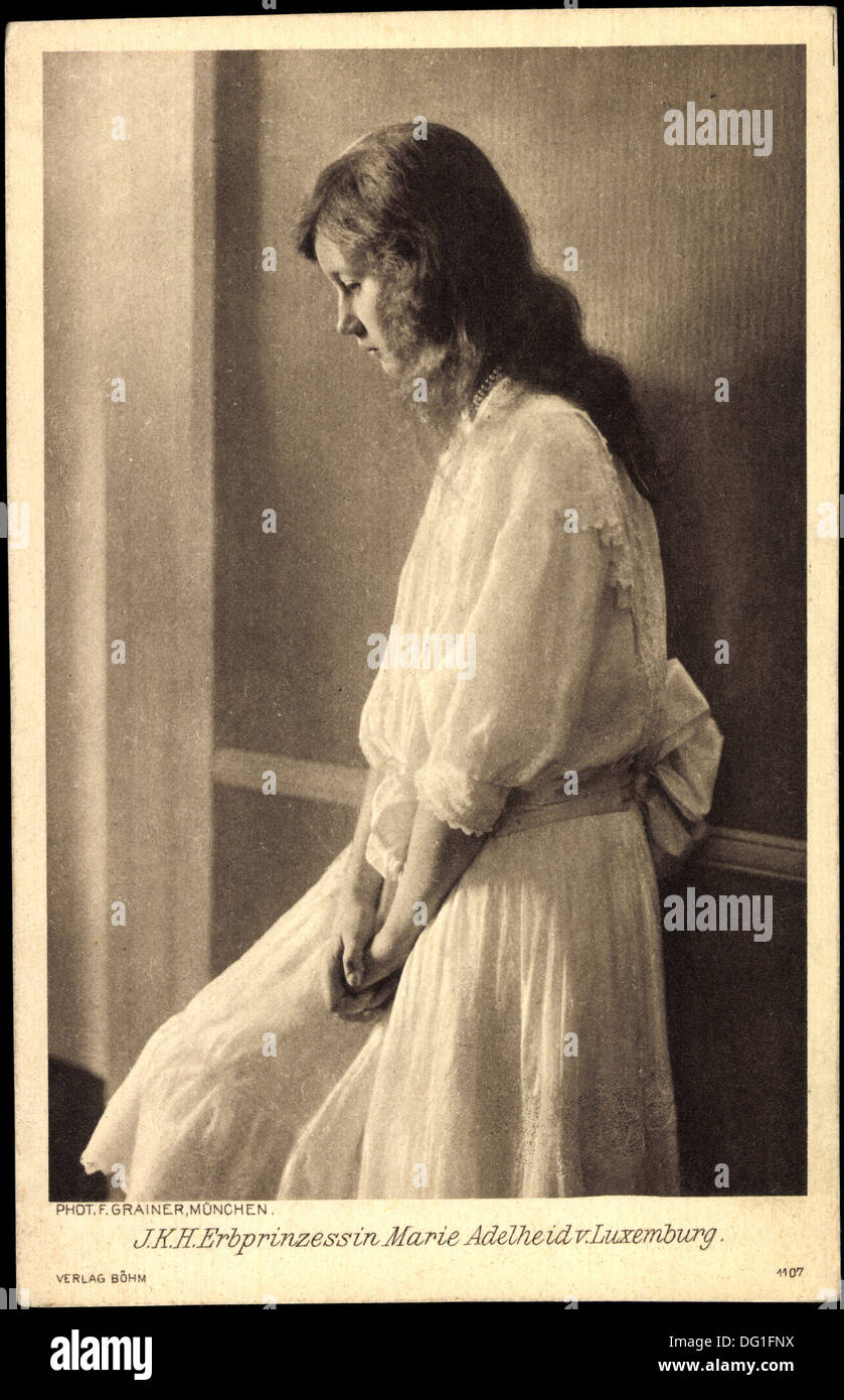 Ak Erbprinzessin Marie Adelheid von Luxemburg, Weißes Kleid; Foto Stock