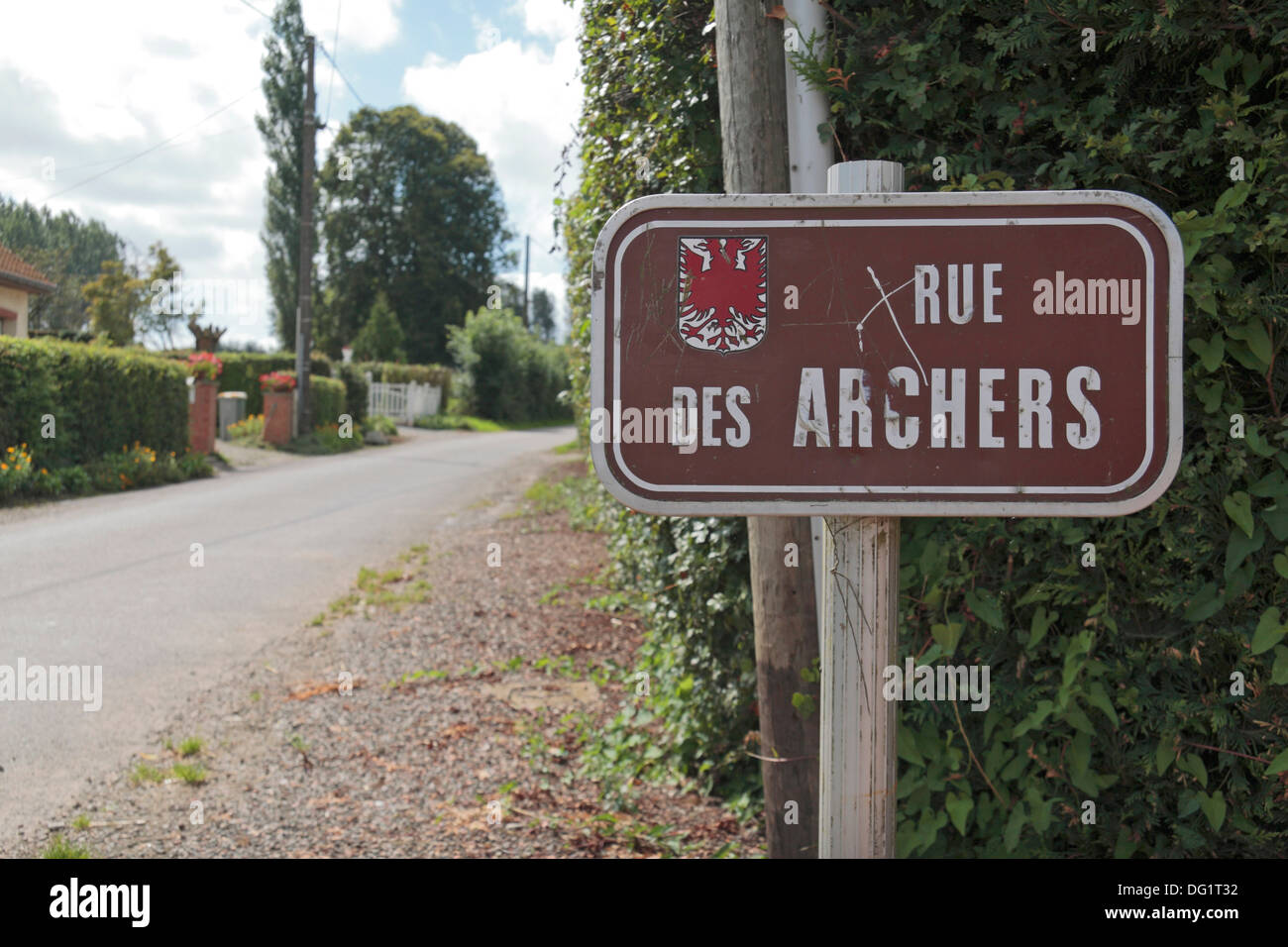 'Rue des Archers' street accedi (Azincourt Agincourt), sito del 1415 battaglia, Nord-Pas-de-Calais, Pas-de-Calais, Francia. Foto Stock