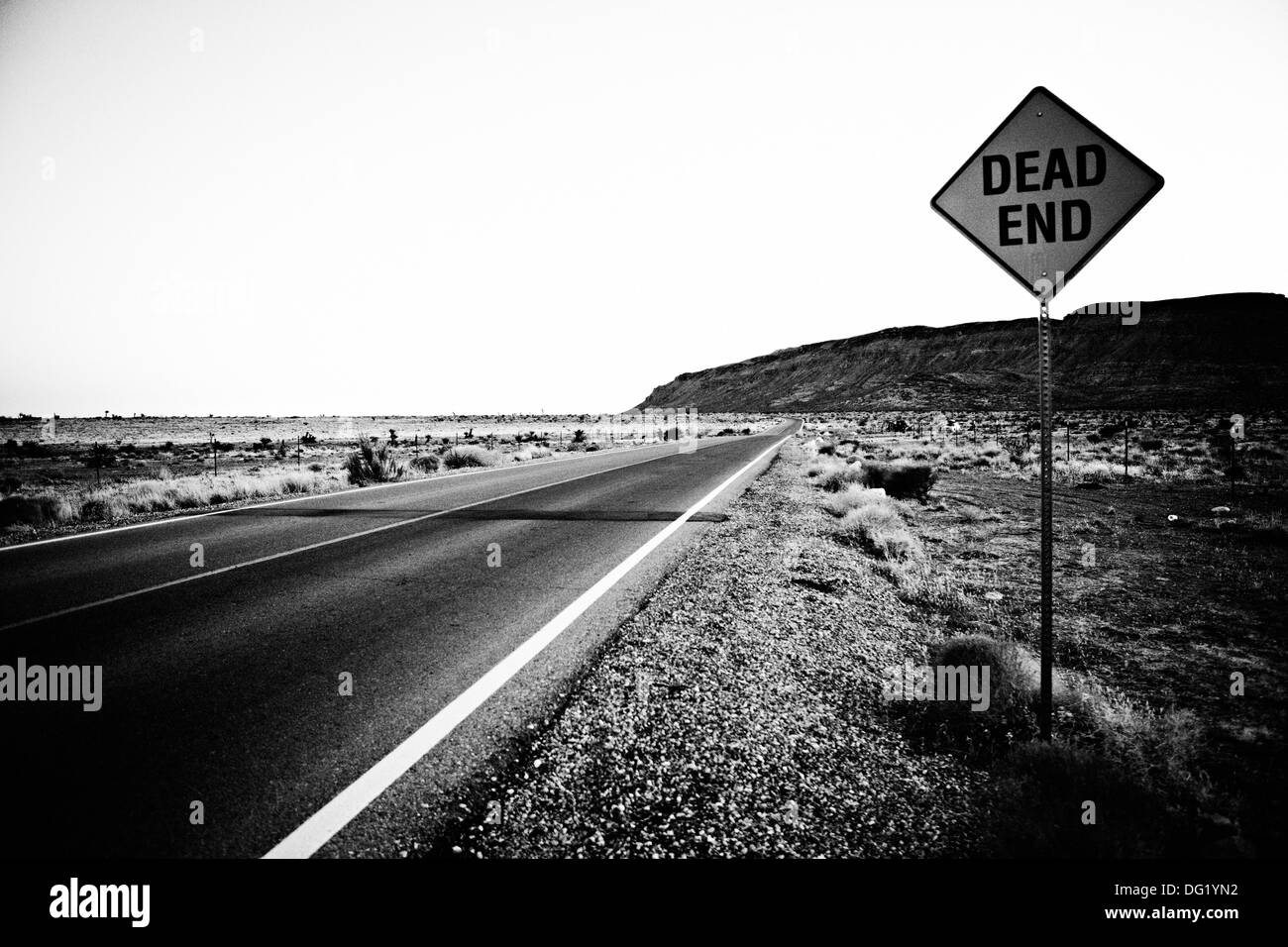 Dead End Segno lungo la Desert Highway, Nevada, STATI UNITI D'AMERICA Foto Stock