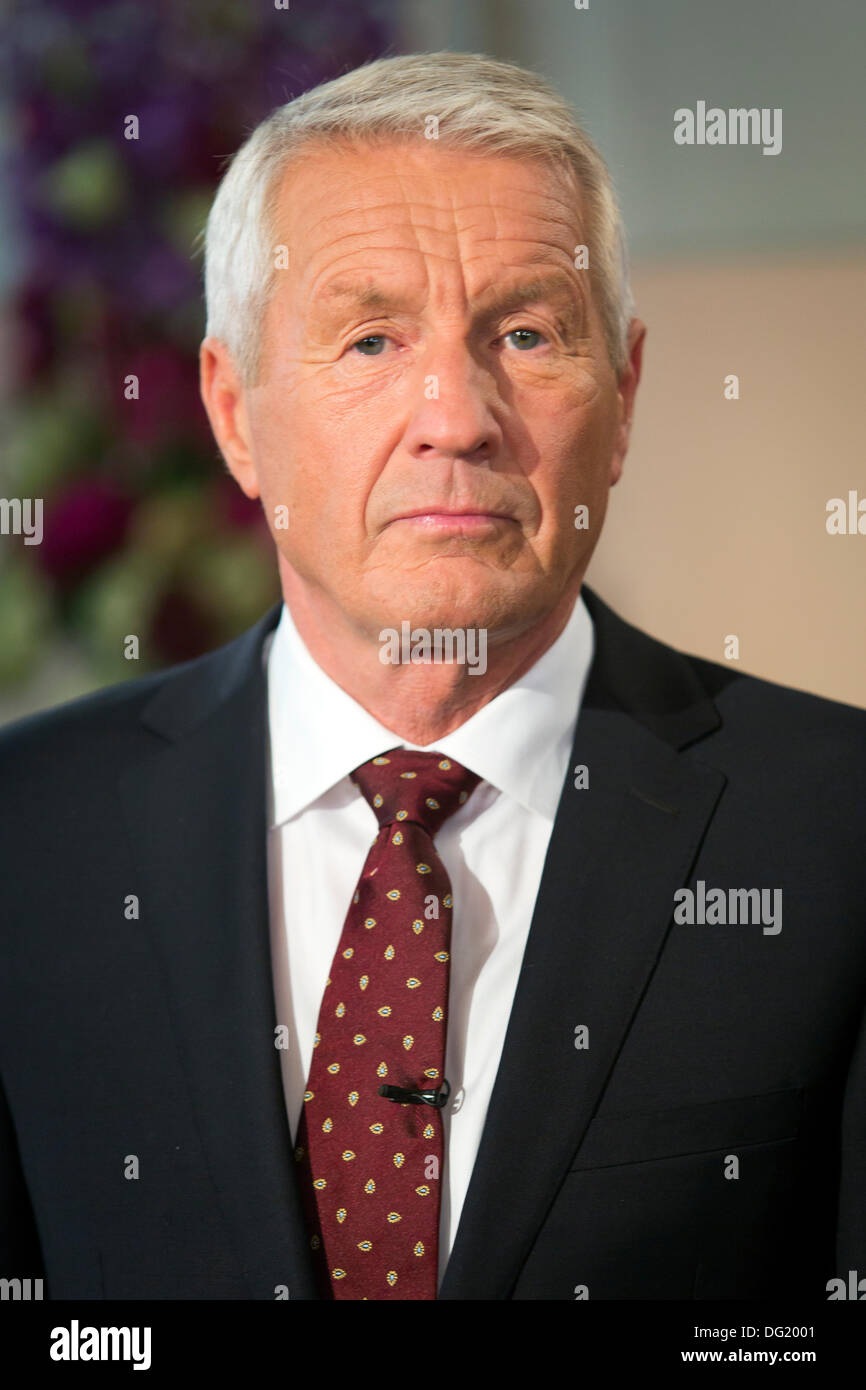 Oslo, Norvegia. Undicesimo oct, 2013. Thorbjoern Jagland, presidente del Comitato Nobel Norvegese, ha annunciato il vincitore del 2013 Premio Nobel per la pace nel corso di una conferenza stampa presso l'Istituto Nobel di Oslo, Norvegia del 11 ottobre 2013 © Scott Londra/Alamy Live News Foto Stock