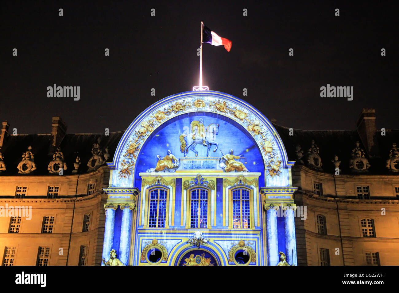 La Nuit aux Invalides, spettacolo di luci e suoni all'aperto nel cortile principale dell'Hôtel des Invalides, Parigi, Francia Foto Stock