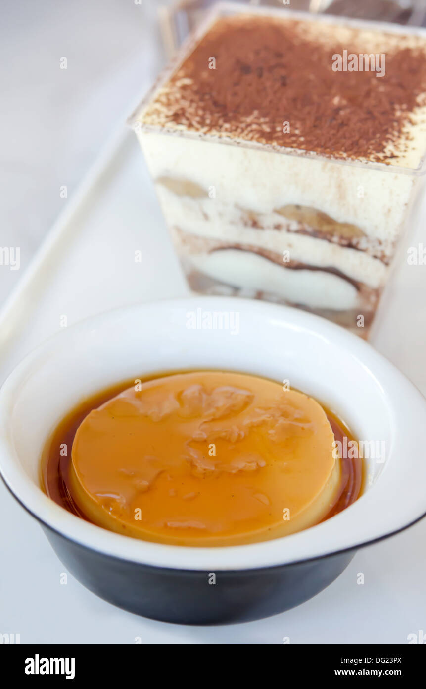 Caramello crema custard pudding - dessert Foto Stock