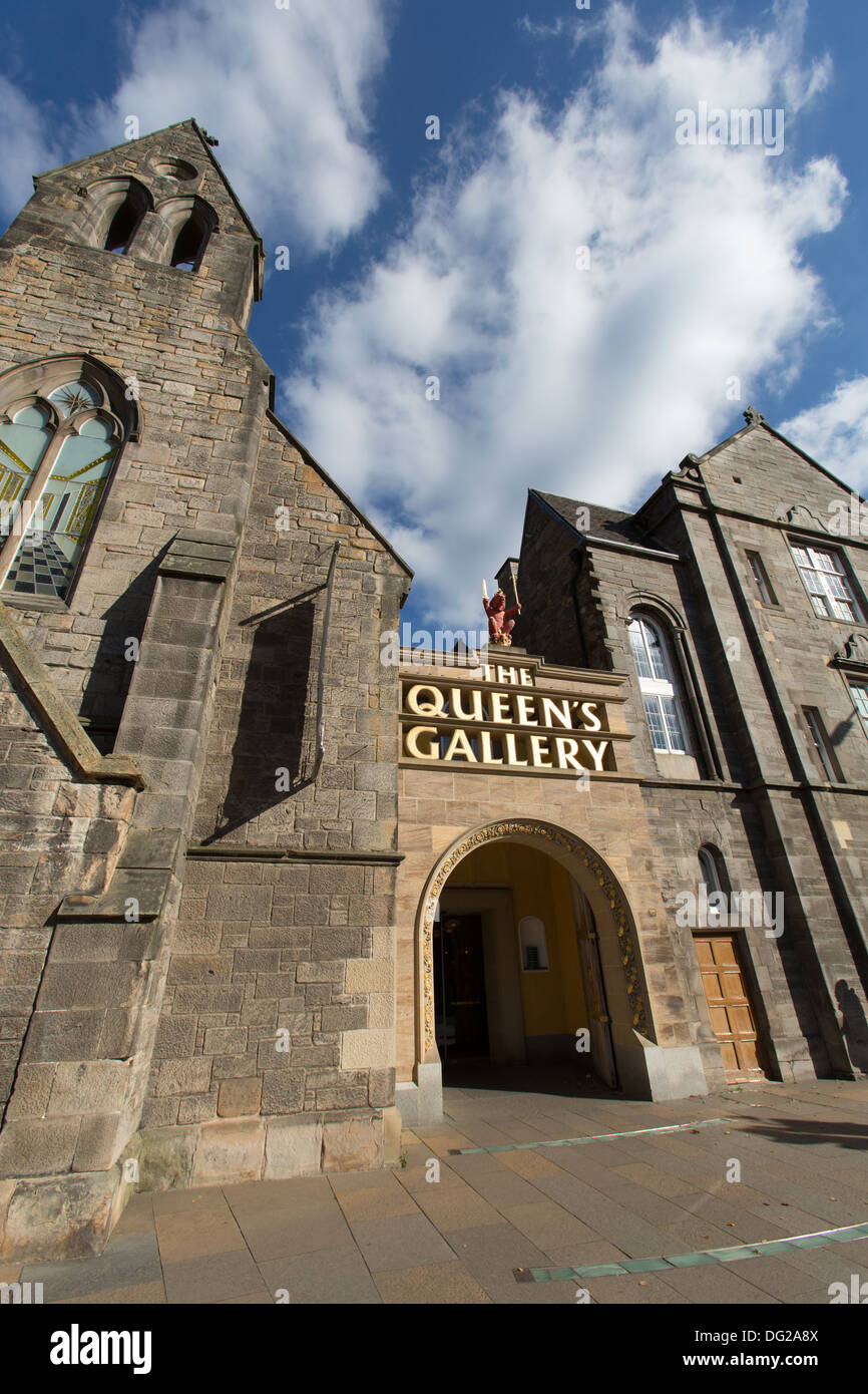 Città di Edimburgo in Scozia. Ingresso dei visitatori al Queen's Galleria, presso il Palazzo di Holyroodhouse. Foto Stock