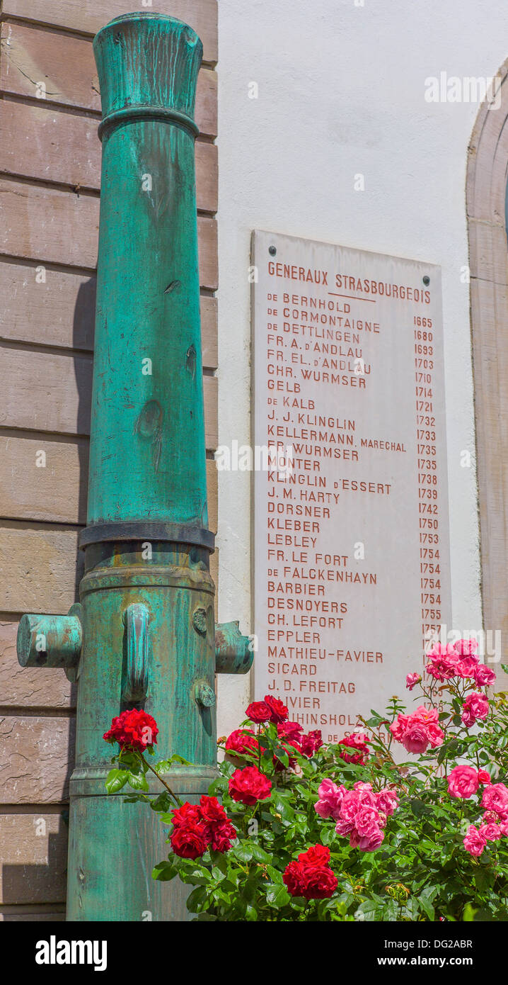 Cannone antico magazzino a Officers' Mess Strasburgo Alsace Francia Foto Stock