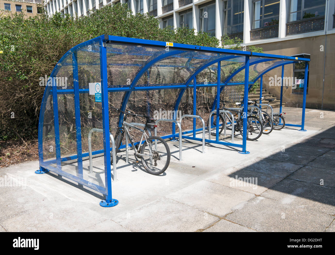 Oggetto bike sorge al di fuori della County Hall, Durham, England Regno Unito Foto Stock
