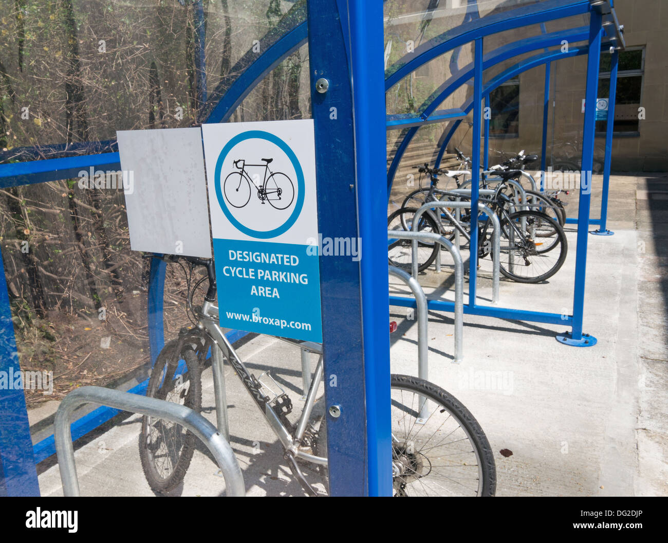 Oggetto bike sorge al di fuori della County Hall, Durham, England Regno Unito Foto Stock