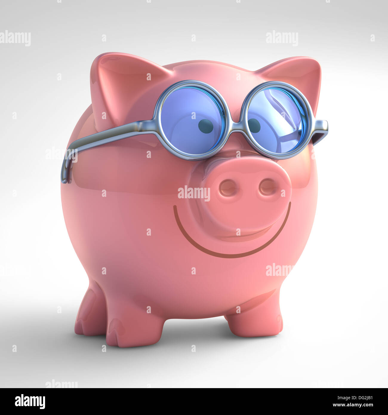 Salvadanaio felice con occhiali da sole. Con percorso di clipping incluso. Foto Stock