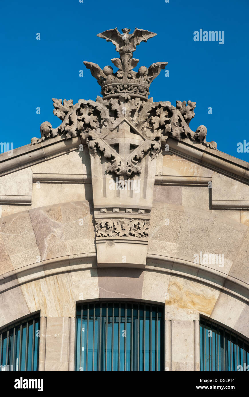 Facciata di un edificio nella decorazione di Barcellona, Spagna Foto Stock