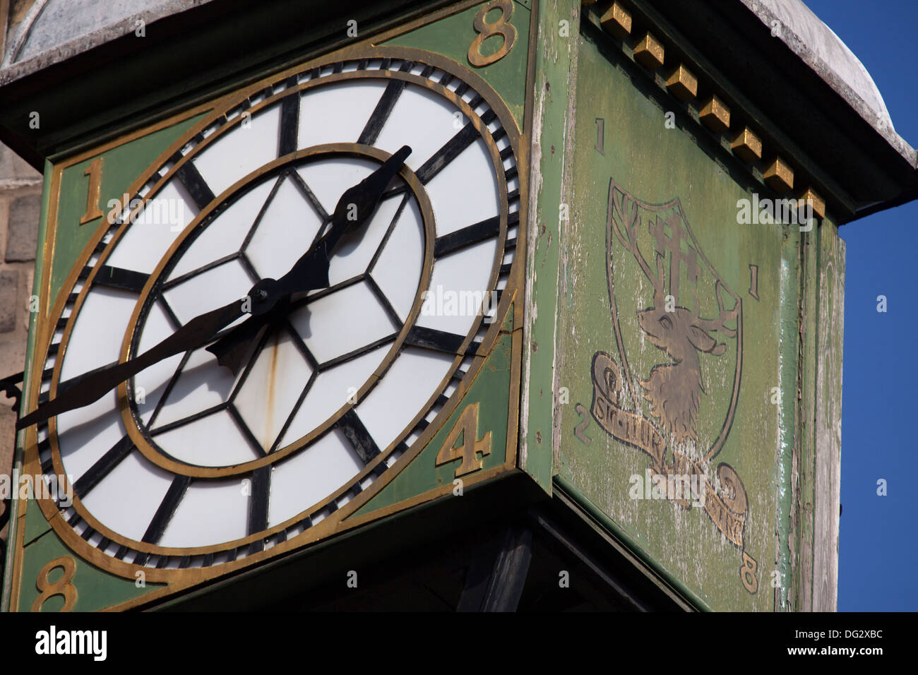 Città di Edimburgo in Scozia. Vista ravvicinata della Canongate Tolbooth orologio sul Edinburgh Royal Mile. Foto Stock