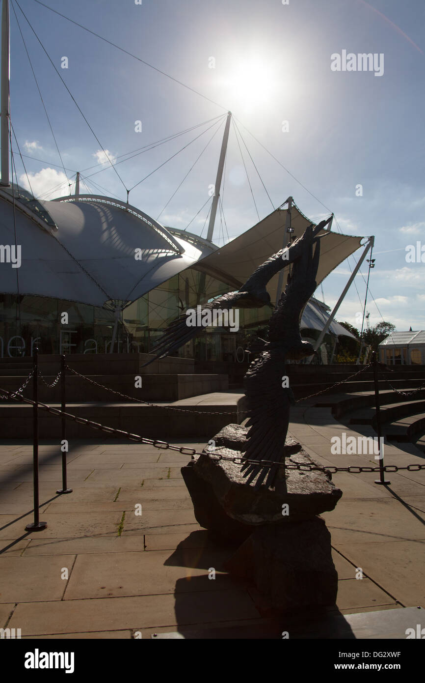 Città di Edimburgo in Scozia. Stagliano vista del sir Alick Rankin memorial sculpture di due fulmars in volo. Foto Stock
