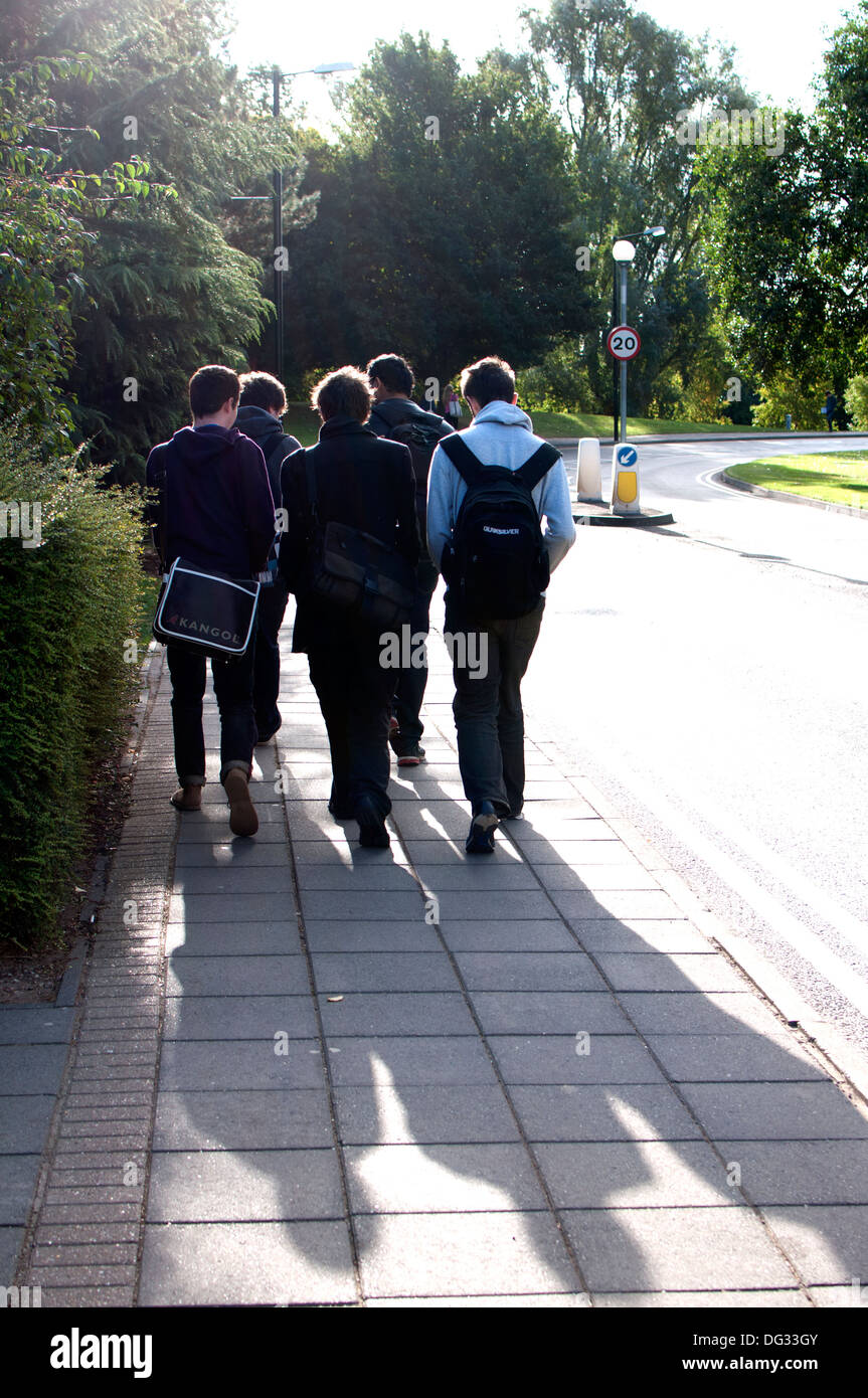 Gli studenti su Warwick University campus, REGNO UNITO Foto Stock