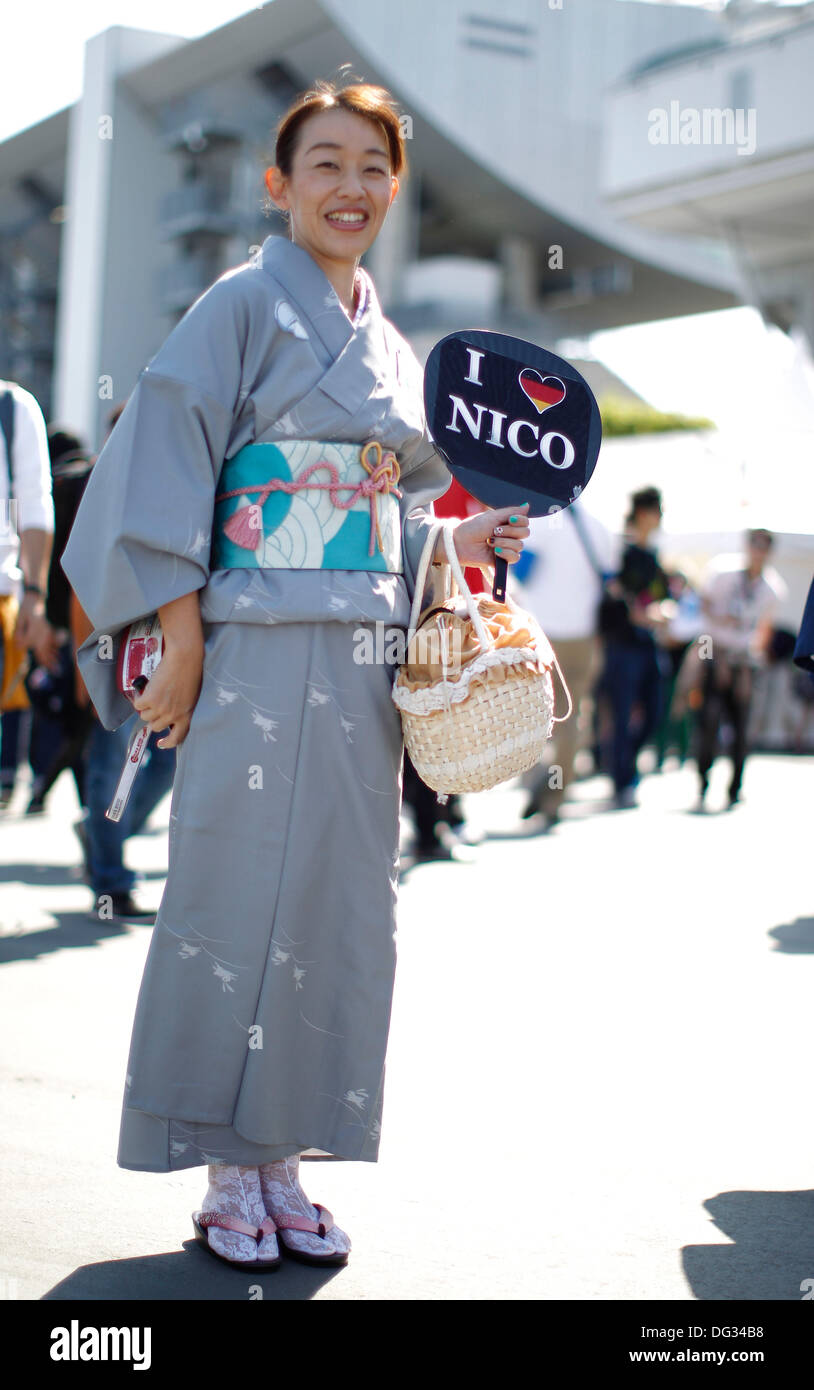 Suzuka, in Giappone. 13 ott 2013. Motorsports: FIA Formula One World Championship 2013, il Gran Premio del Giappone, i fan giapponesi Credito: dpa picture alliance/Alamy Live News Foto Stock