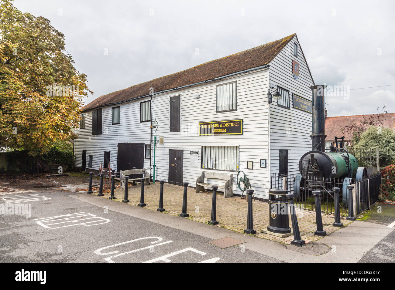 Clapboard o edifici weatherboarded a Tenterden & Museo Distrettuale, uno stile di costruzione comune nel west Kent Foto Stock