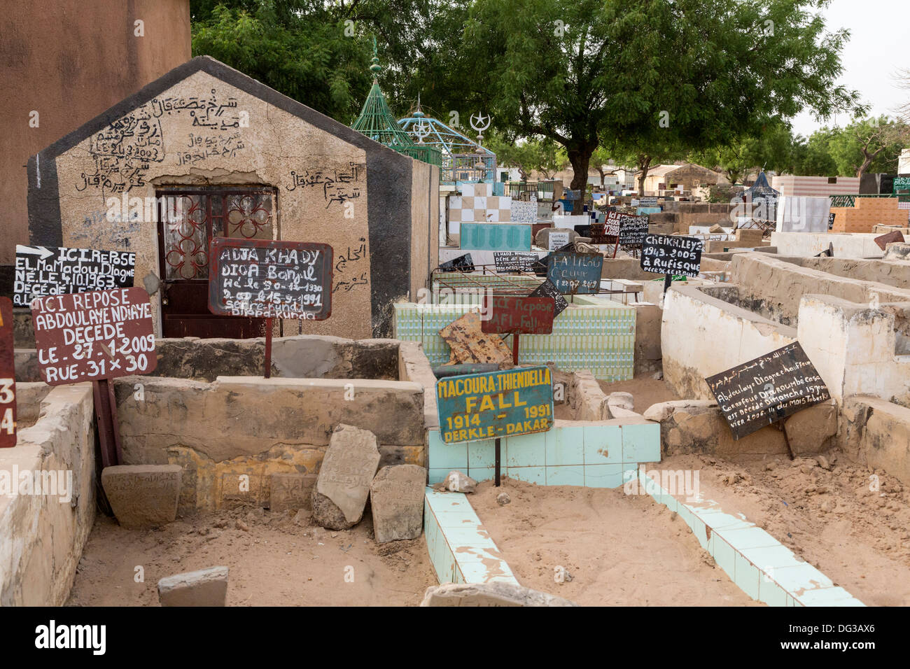 Il Senegal, Touba. Il cimitero di Mouride, di fronte alla Grande Moschea. Foto Stock