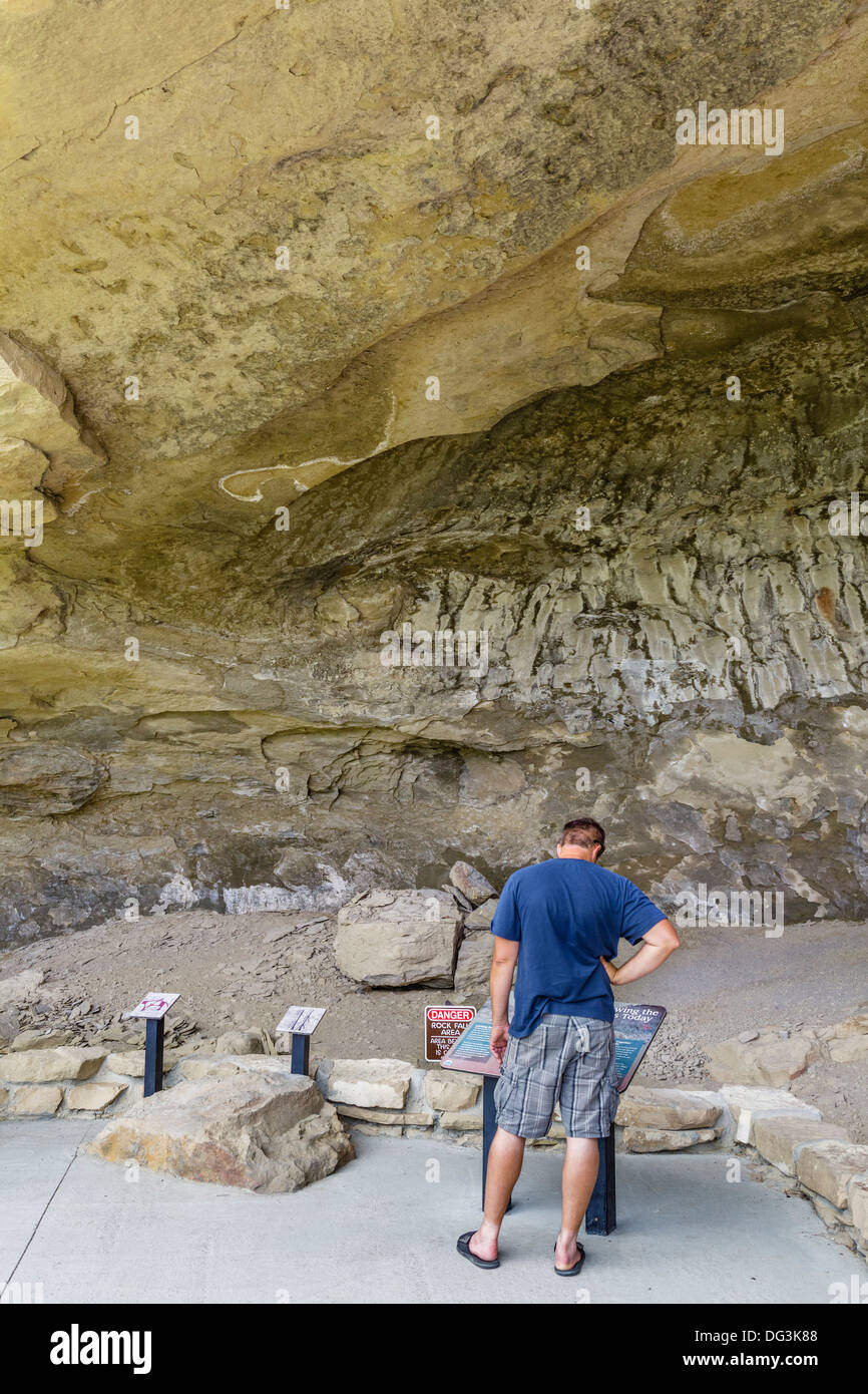 Grotta presso la grotta di pittogramma del parco statale, Billings, Montana, USA Foto Stock