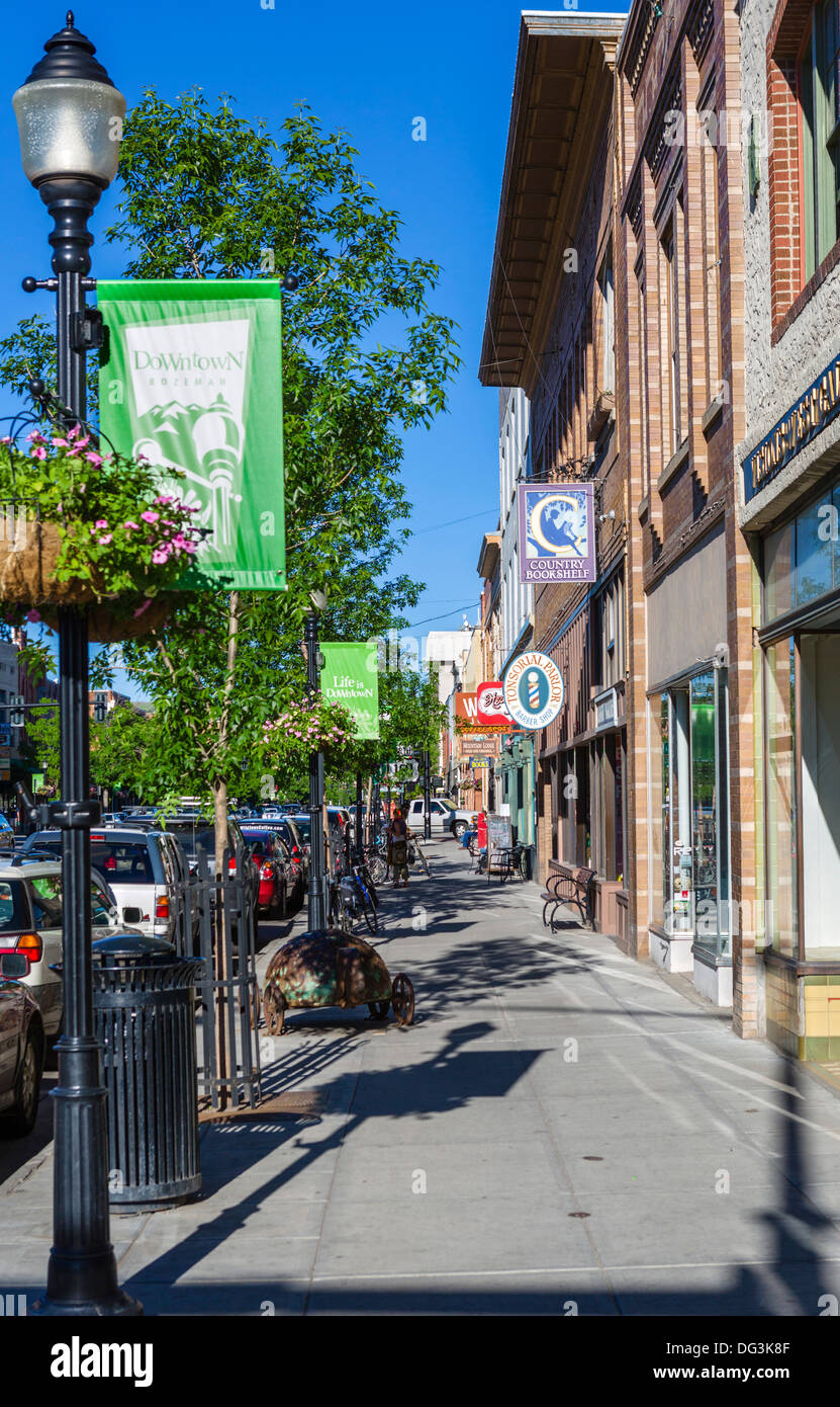 Negozi sulla strada principale nel centro di Bozeman, Montana, USA Foto Stock
