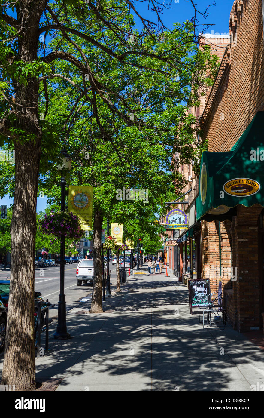 Negozi sulla strada principale nel centro di Bozeman, Montana, USA Foto Stock