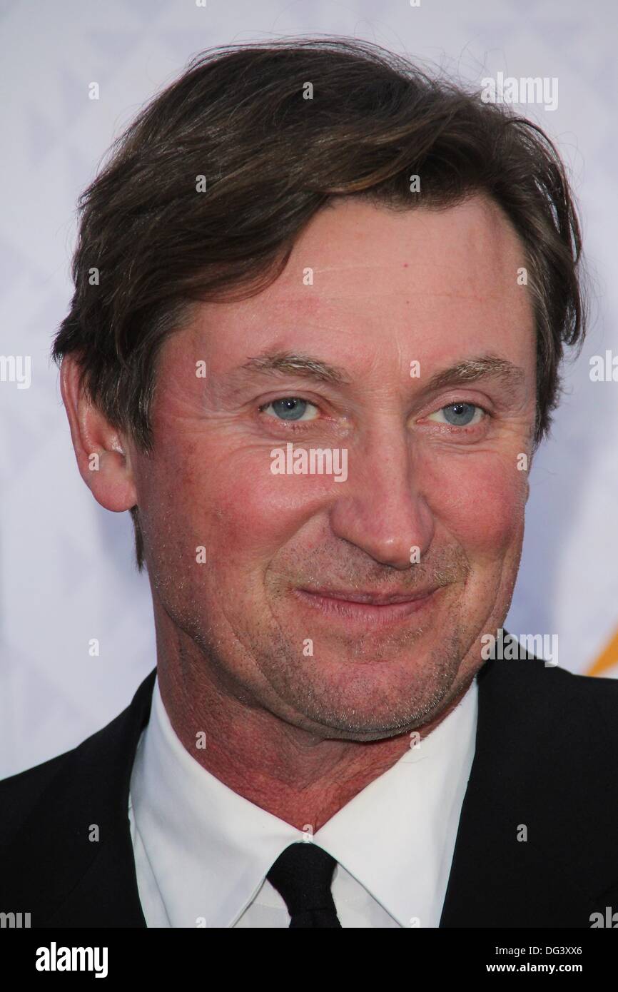 Los Angeles, California, USA. Xiii oct, 2013. Wayne Gretzky assiste decimo Afred annuale Mann Foundation gala tenutosi a Robinson- Maggio Lotto ottobre 13, 2013 Beverly Hills, la California.USA Credito: TLeopold/Globe foto/ZUMAPRESS.com/Alamy Live News Foto Stock