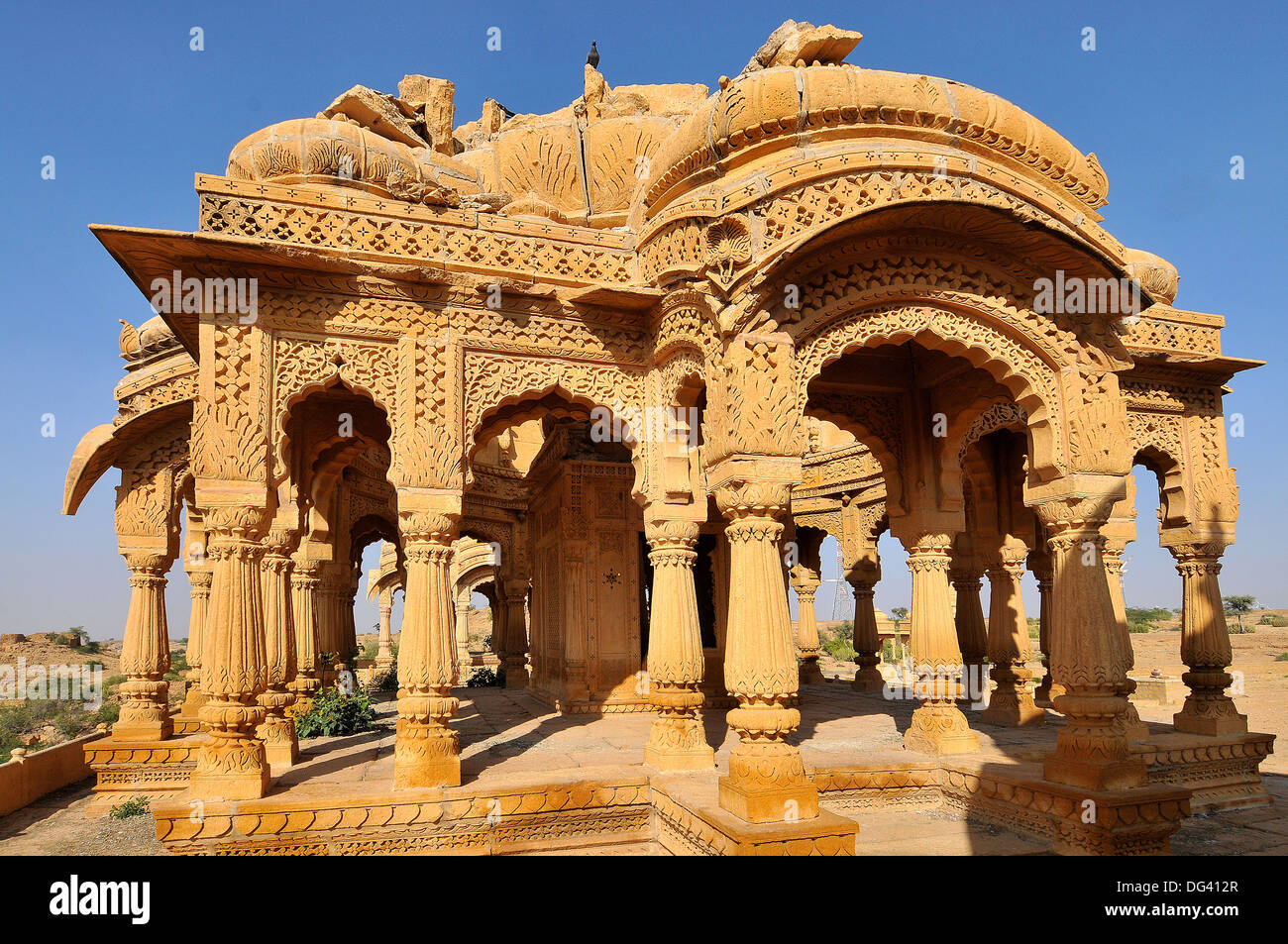 Bada Bagh (Barabagh), royal cenotaphs (chhatris) del Maharaja di Jaisalmer Stato, Jaisalmer, Rajasthan, India, Asia Foto Stock