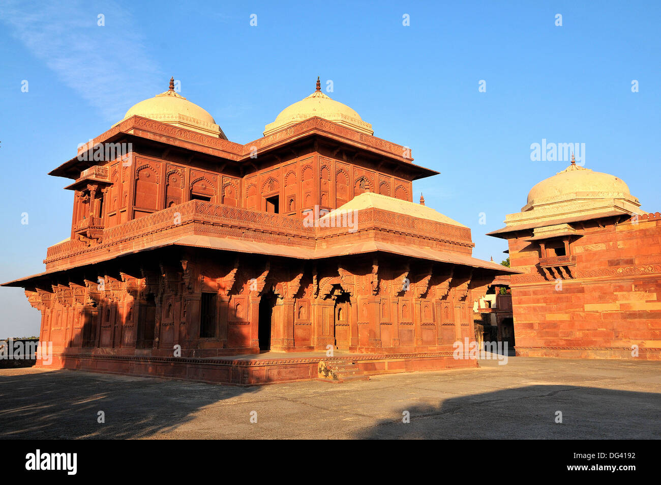 Finemente scolpito Palace risalente al XVI secolo, Fatehpur Sikri, Sito Patrimonio Mondiale dell'UNESCO, Uttar Pradesh, India, Asia Foto Stock