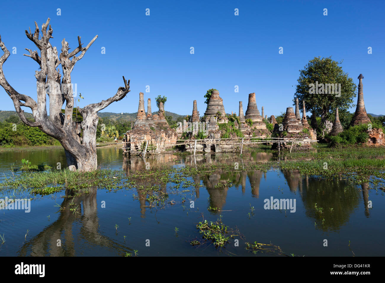 Pagoda Samkar, Lago Inle, Stato Shan, Myanmar (Birmania), Asia Foto Stock