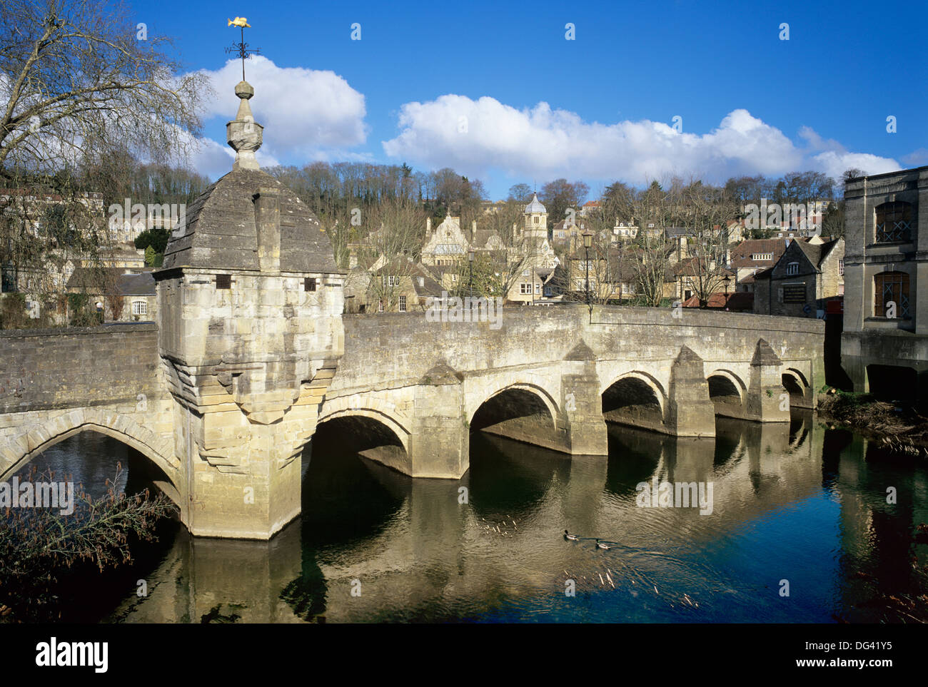 La città ponte sopra il fiume Avon, Bradford on Avon, Wiltshire, Inghilterra, Regno Unito, Europa Foto Stock