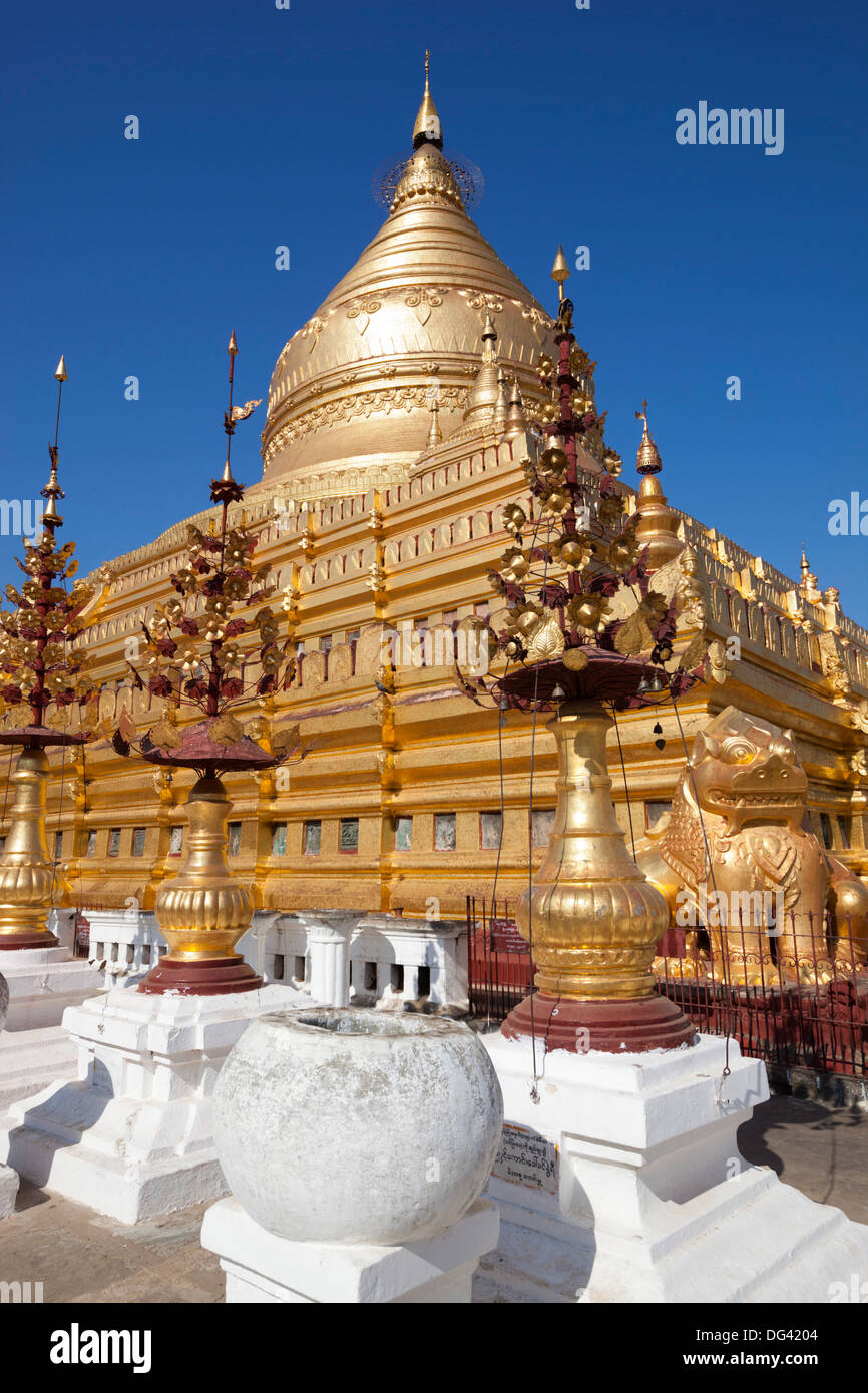 La Pagoda Shwezigon, Bagan, centro del Myanmar, Myanmar (Birmania), Asia Foto Stock