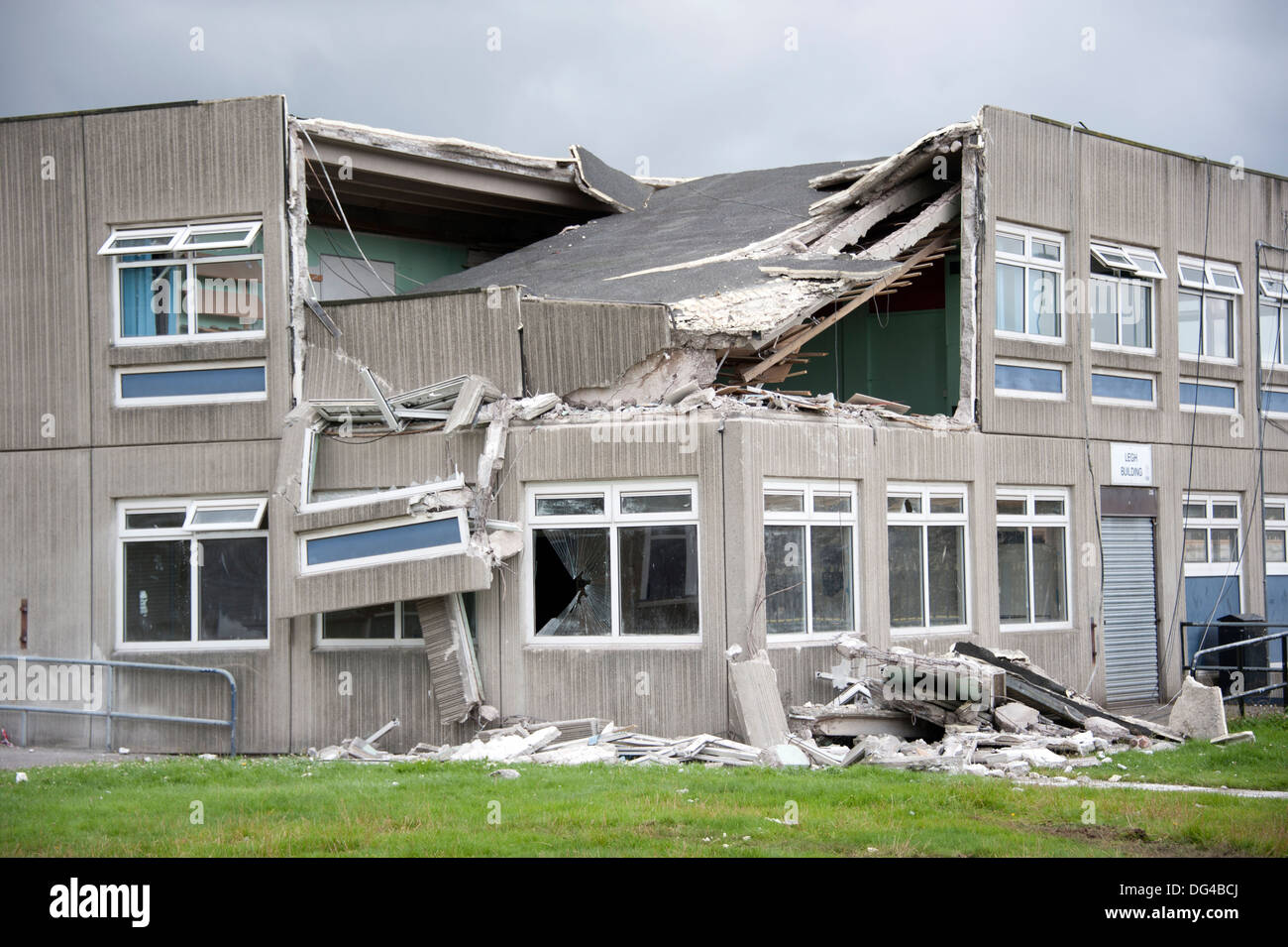 Parzialmente crollata edificio in cemento di USAR di salvataggio Foto Stock